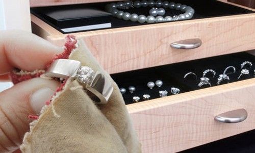 Cómo limpiar oro blanco