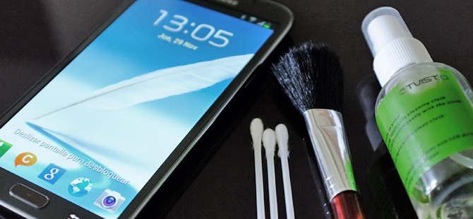 cómo limpiar un teléfono móvil