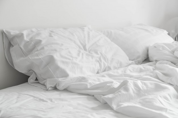 cómo limpiar las almohadas de saliva