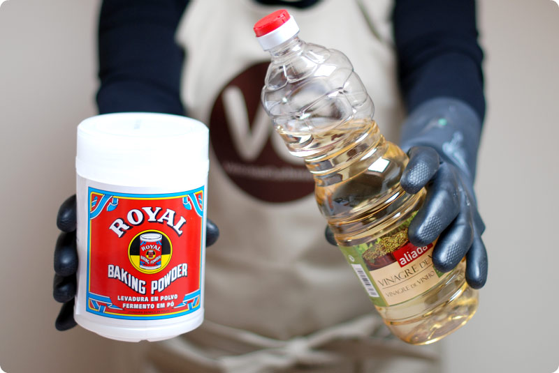 cómo desatascar el fregadero