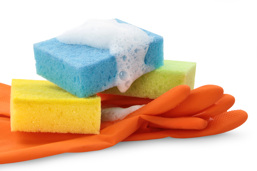 Cómo limpiar las esponjas y rejillas de cocina