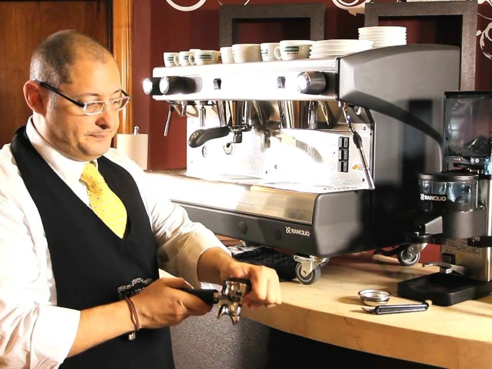 Cómo limpiar una máquina de café