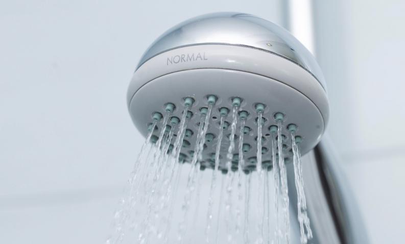 Cómo limpiar el cabezal de la ducha