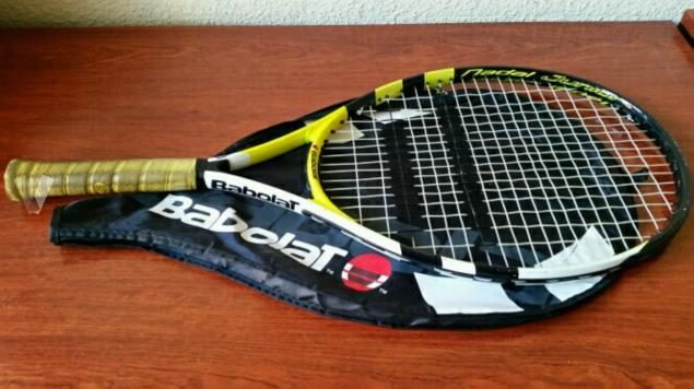 cómo limpiar el mango de una raqueta de tenis