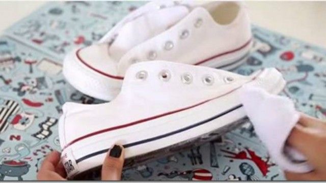 cómo limpiar zapatillas blancas 