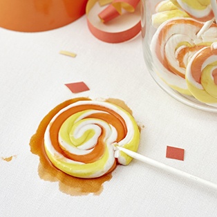 Cómo limpiar manchas de caramelo de la ropa