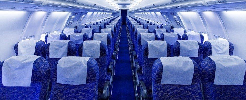 cómo limpiar un avión después de un vuelo