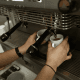 cómo limpiar máquinas de café expreso