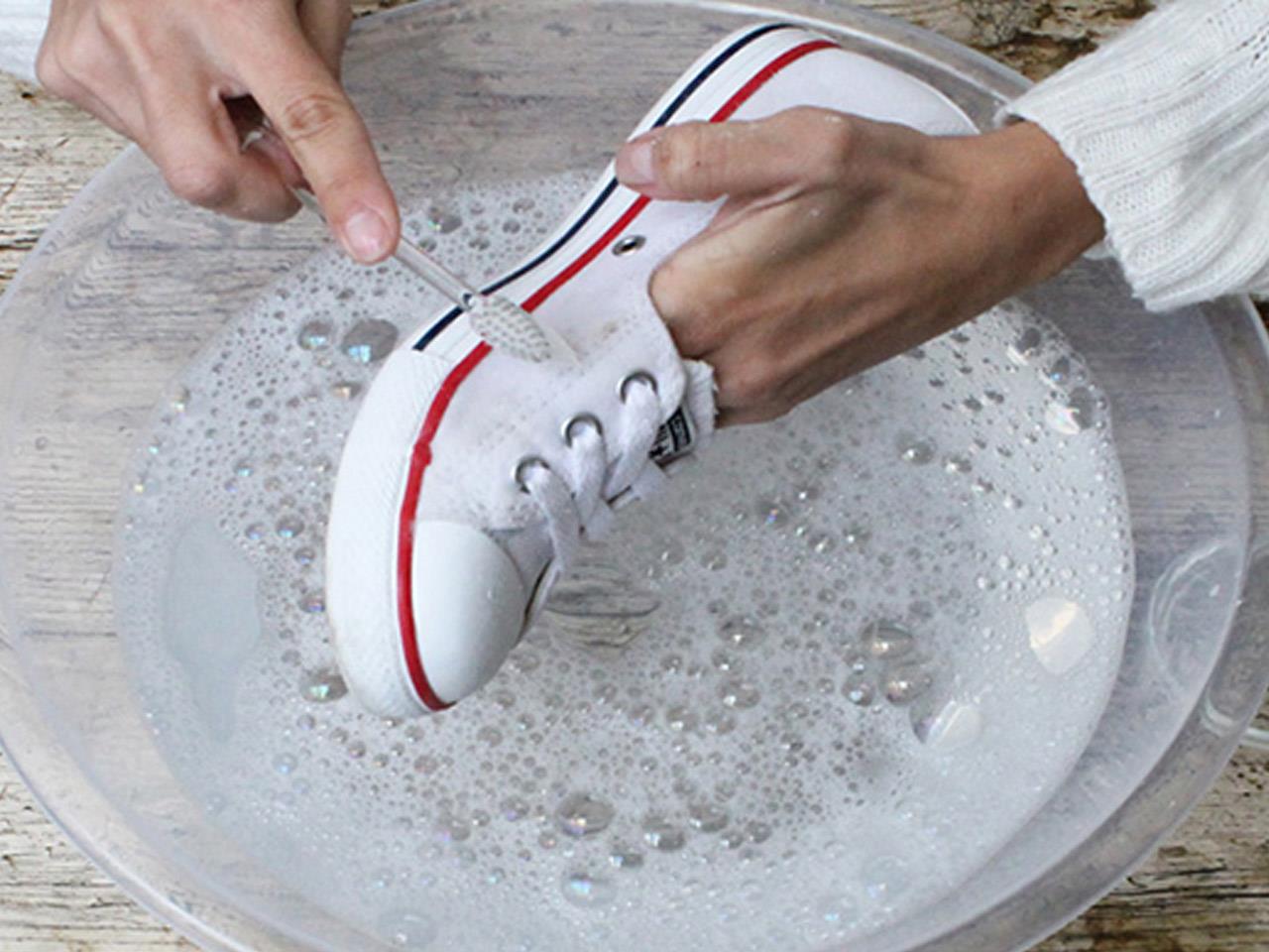 Cómo limpiar converse blancas