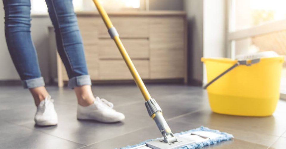 cómo limpiar el piso de cerámica para que brille