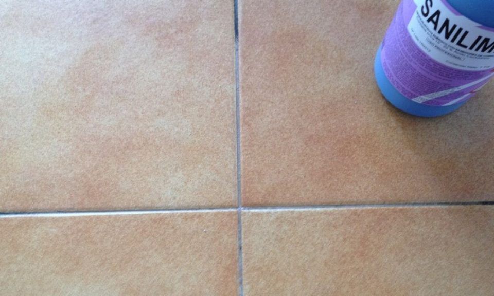 Cómo blanquear las juntas del suelo
