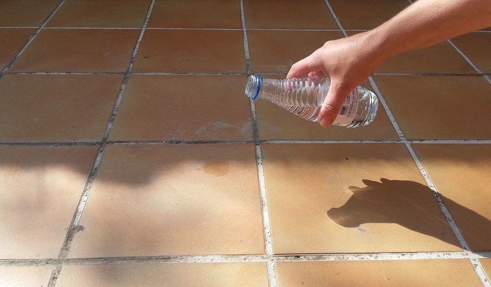 Limpiar suelo terraza poroso