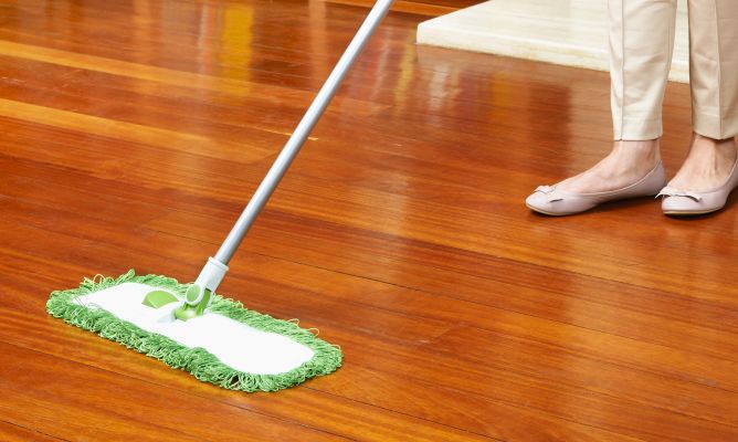 Dar brillo al parquet