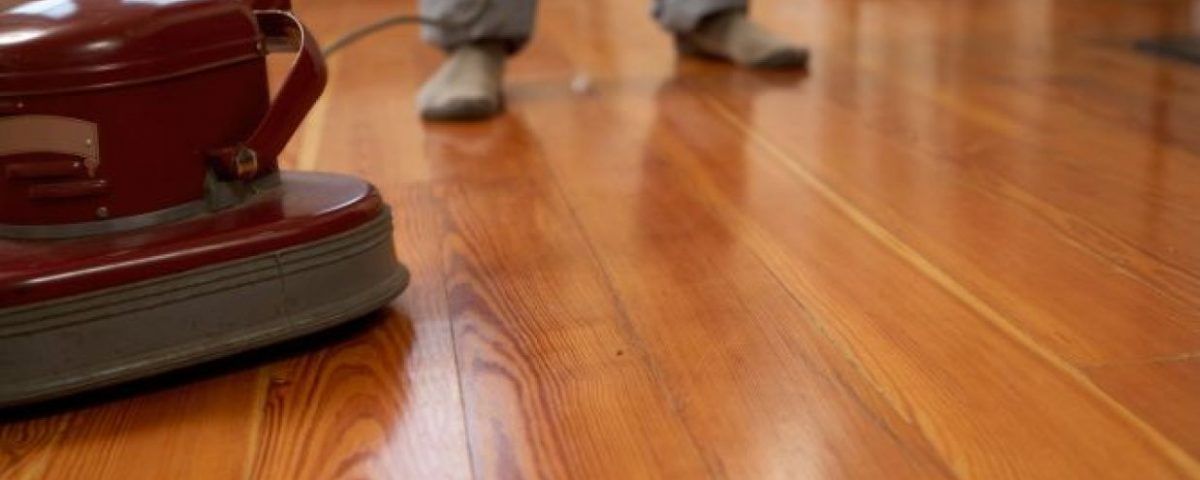 Cómo limpiar el suelo de madera para que brille