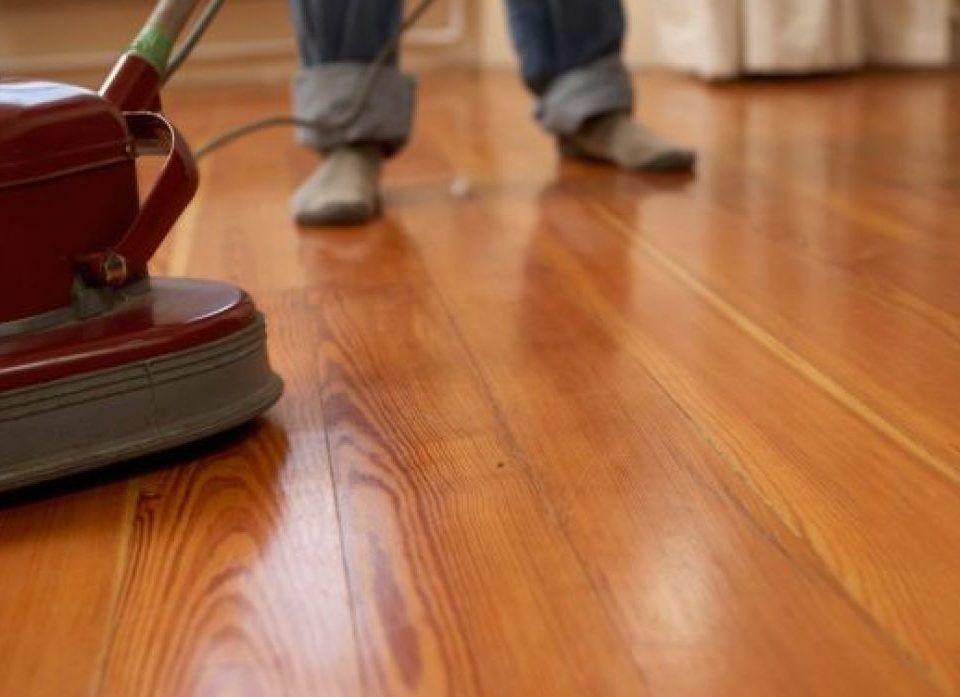 Cómo limpiar el suelo de madera para que brille