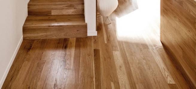 Cómo limpiar el suelo de madera para que brille