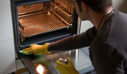 Cómo limpiar un horno