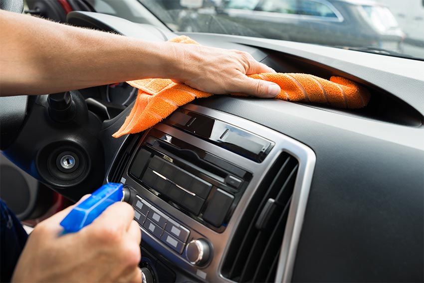 Cómo limpiar coche por dentro