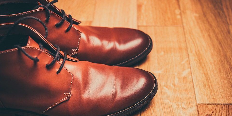 Cómo limpiar zapatos de piel