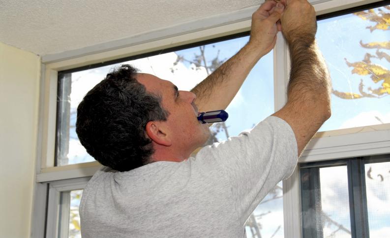 Como limpiar ventanas de aluminio blanco