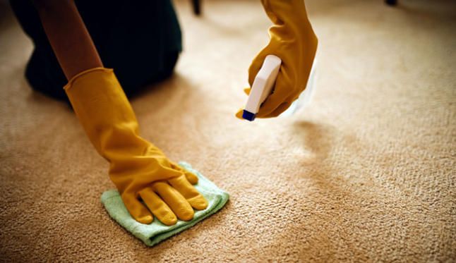 Cómo limpiar alfombras en casa