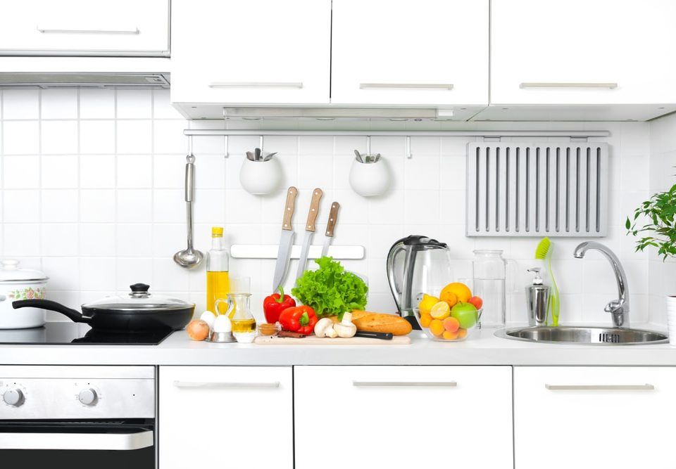 Cómo limpiar los muebles de cocina de madera
