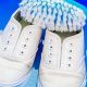 Cómo limpiar zapatillas blancas de tela