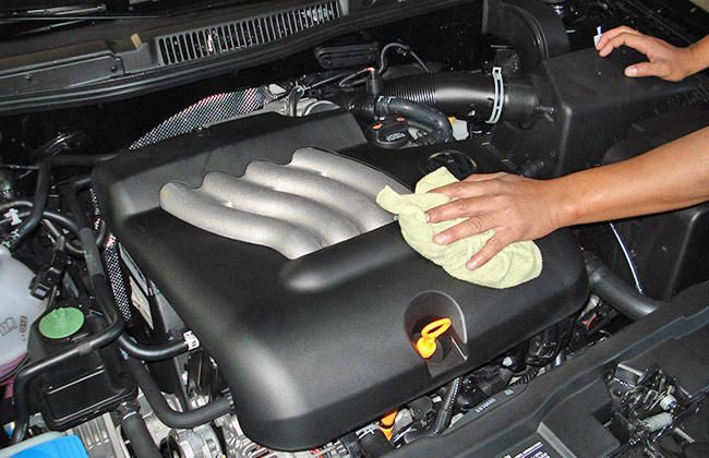 Cómo limpiar el motor de un coche